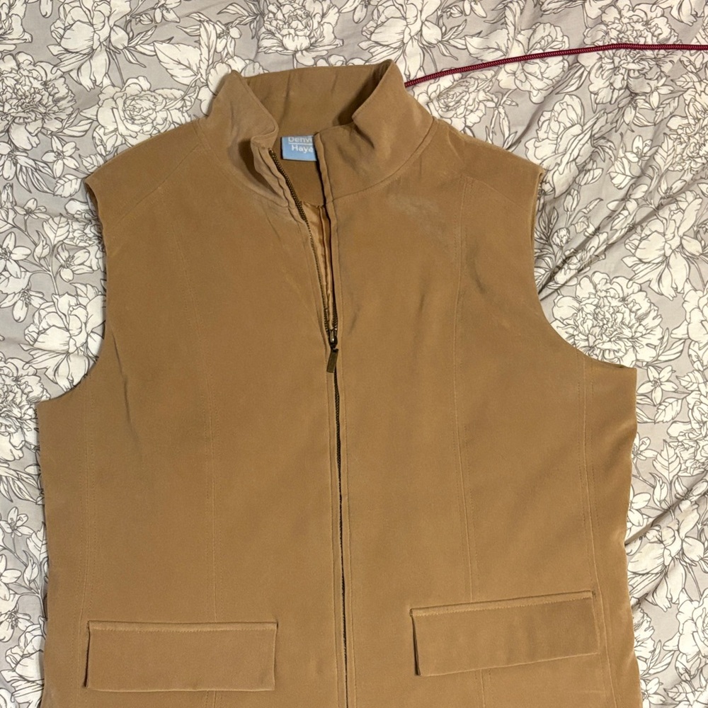 Denver Hayes Tan Sleeveless Zip-Front Vest